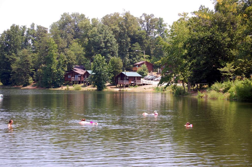 Forest Lake Camping Resort Lakefront Cabin 8 Advance Exteriör bild